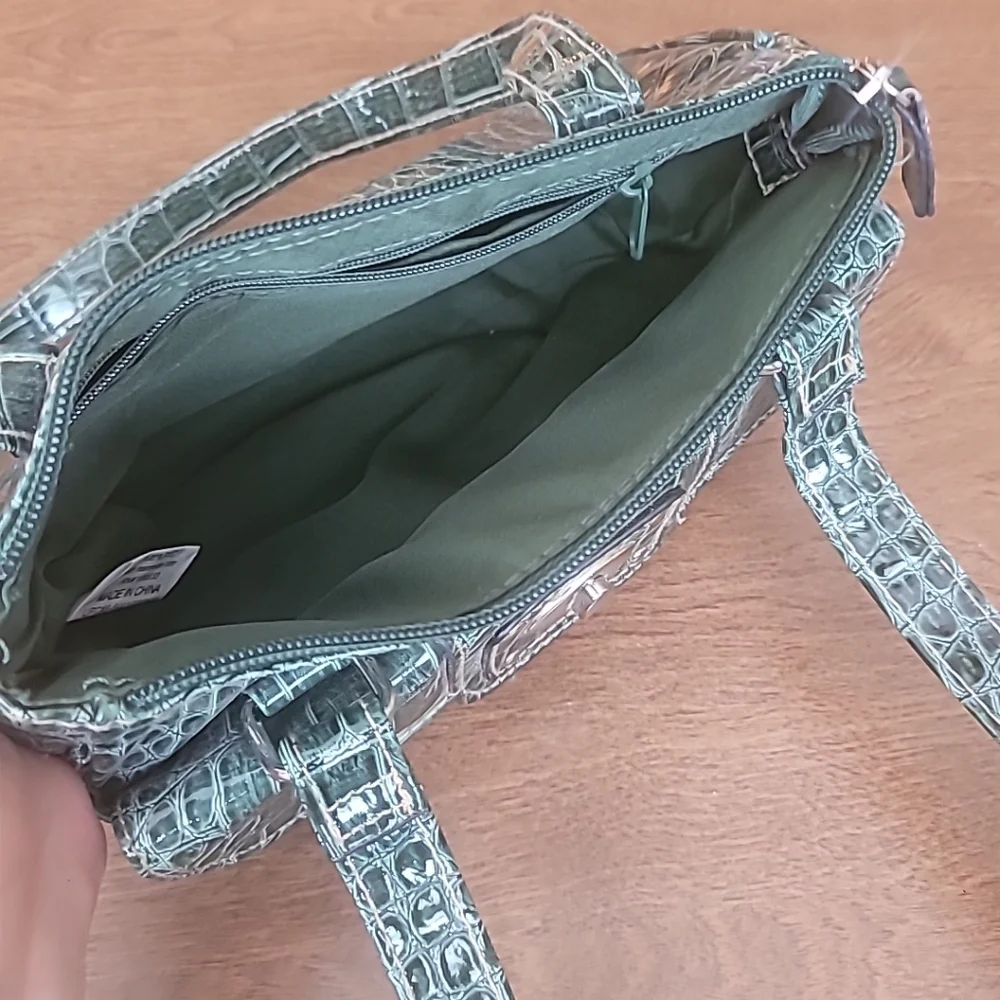 Elegant Green Crocodile-Embossed Women's Shoulder Bag Small Excellent Condition‎